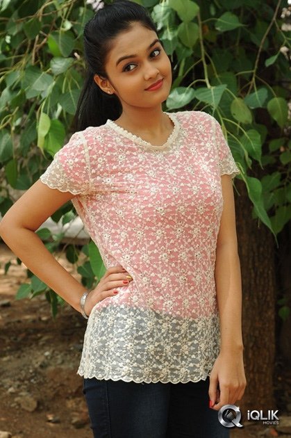 Pragati-Chourasiya-at-Basthi-Movie-Show-Press-Meet